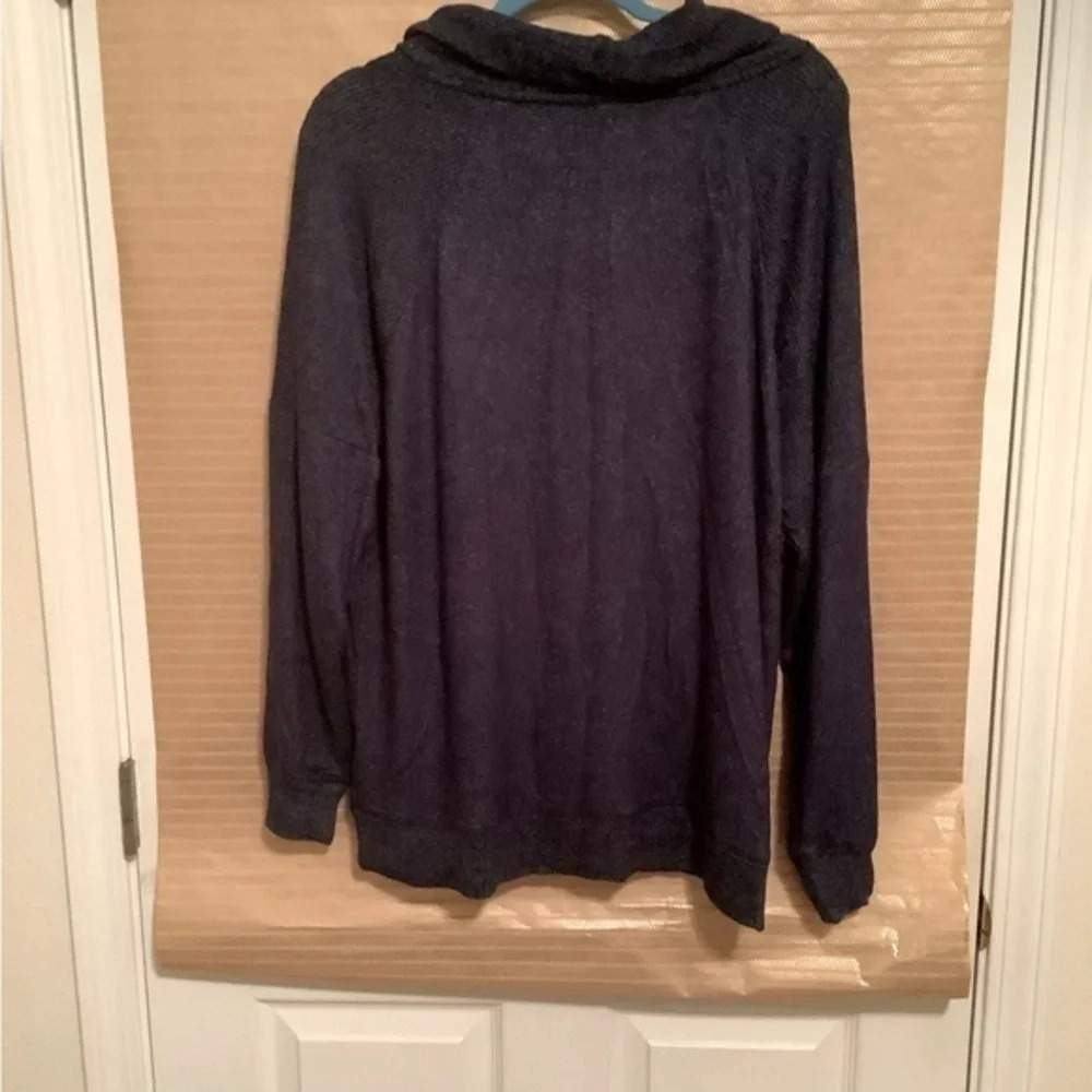 ONE A ~BLACK TURTLENECK~WITH DETAIL~ ONE A~ LG~ NWT